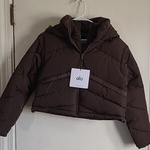 Small ALO Yoga Glacier Puffer in Expresso Size Small